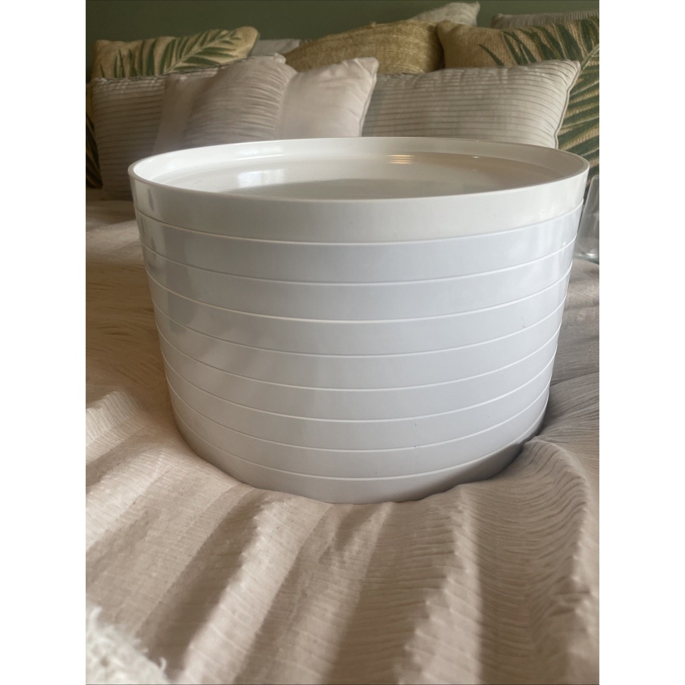 Heller Massimo Vignelli White Plastic Stackable Dinner Plates Set of 9 Vintage